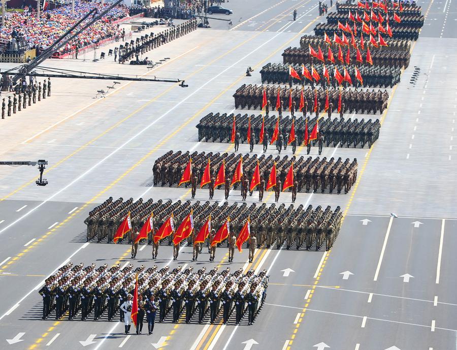 （治國(guó)理政新實(shí)踐）在中國(guó)特色強(qiáng)軍之路上闊步前行——黨的十八大以來(lái)習(xí)近平主席和中央軍委推進(jìn)強(qiáng)軍興軍紀(jì)實(shí)