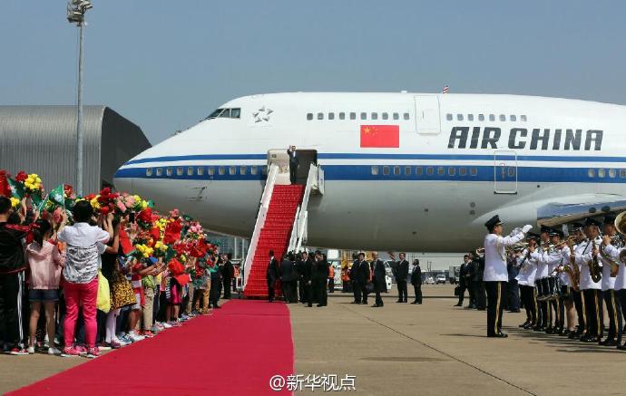 澳門鋪開紅地毯：鮮花樂(lè)隊(duì)盛迎李克強(qiáng)