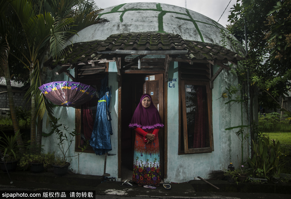 印尼海嘯十年后的災(zāi)民村 圓頂房屋造型奇特成旅游景點(diǎn)