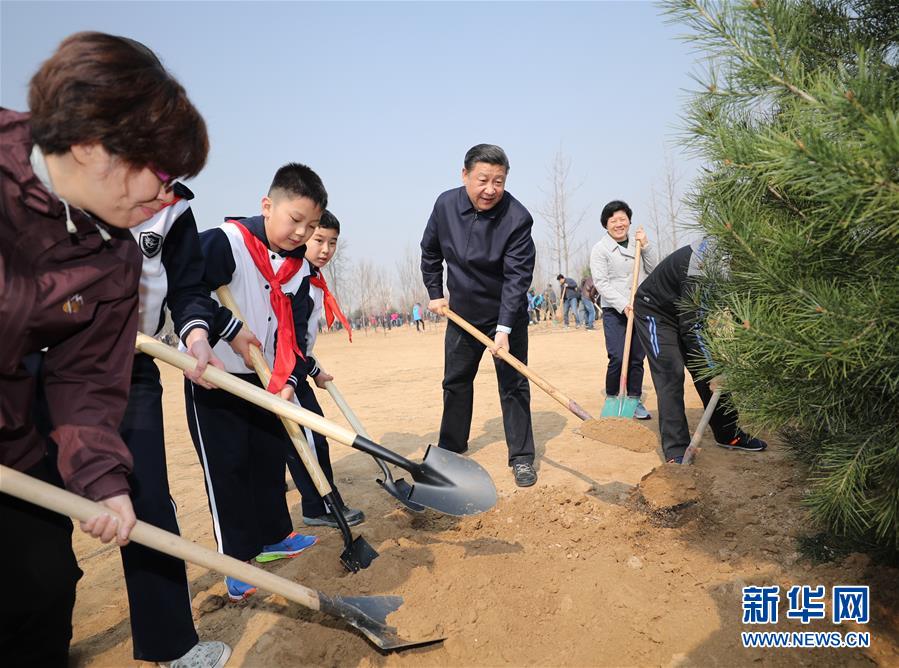 黨和國家領(lǐng)導(dǎo)人參加首都義務(wù)植樹活動