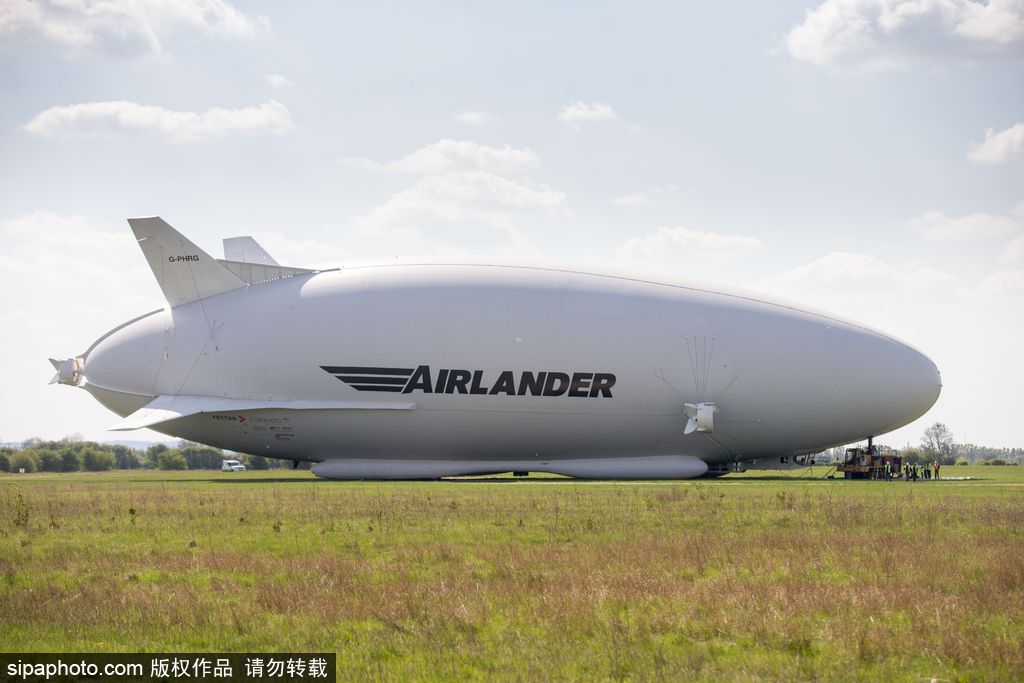 全球最大飛行器Airlander 10準(zhǔn)備起航 再次跳起“電臀舞”