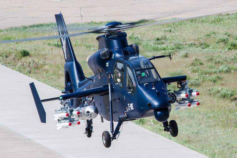 威武霸氣！直19E出口型武裝直升機(jī)首飛成功