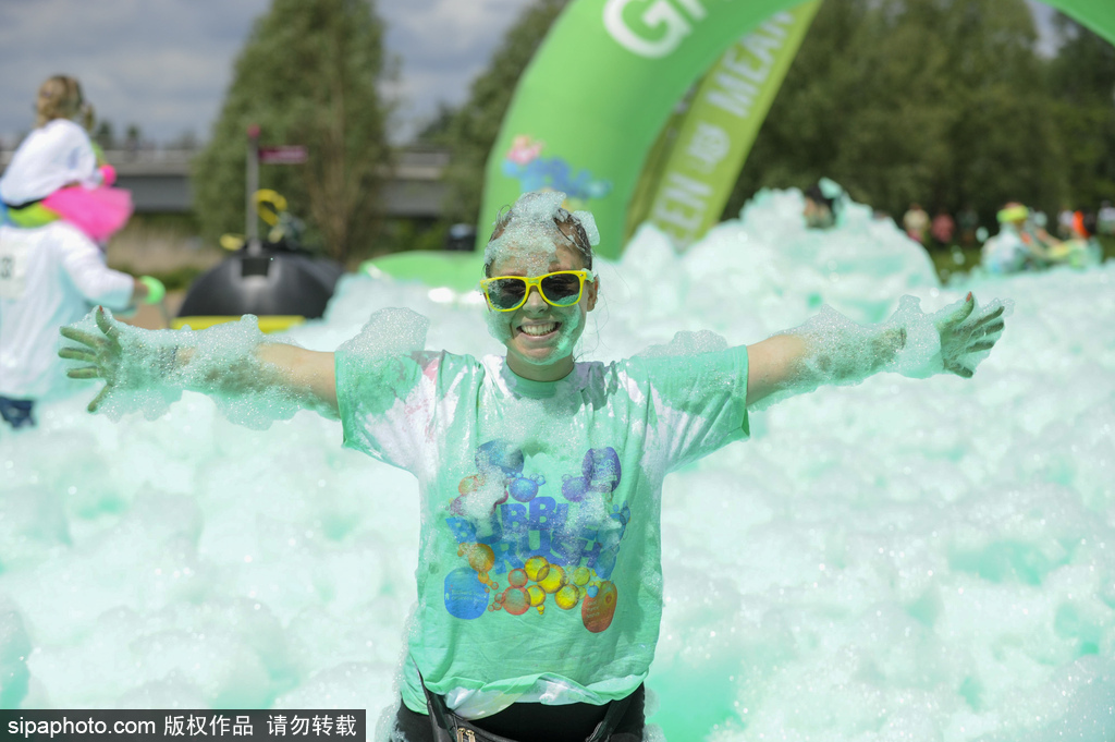 地球上最開心的五公里！英國泡泡跑歡樂來襲嗨翻天