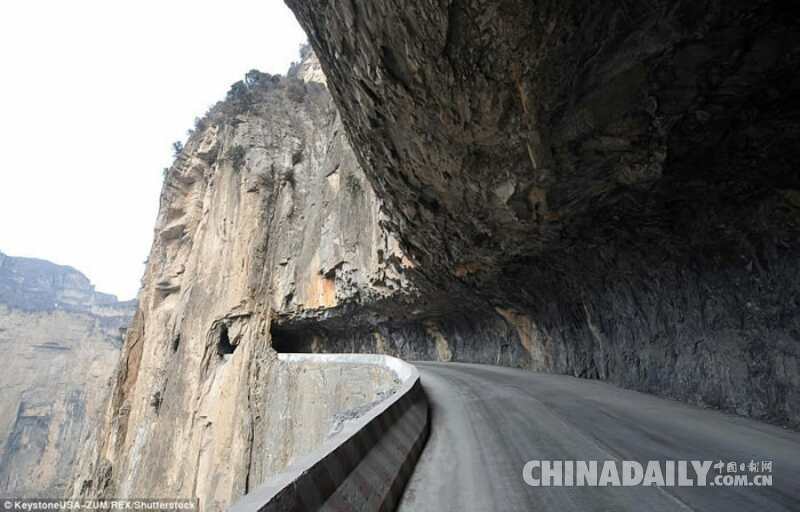 天險(xiǎn)公路成“網(wǎng)紅”（組圖）