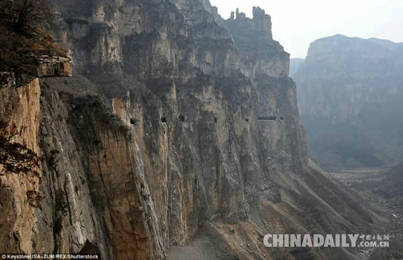 天險(xiǎn)公路成“網(wǎng)紅”（組圖）