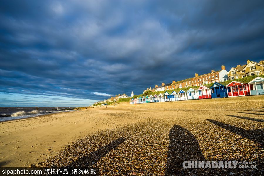 藍(lán)透心扉 英國索思沃爾德海邊日出透亮絕美