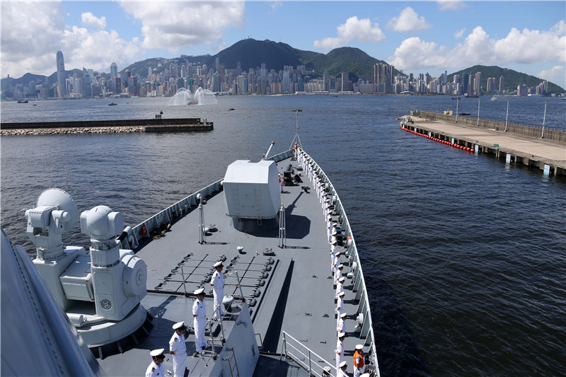 海軍遼寧艦編隊(duì)離開香港 香港特區(qū)政府舉行隆重歡送儀式