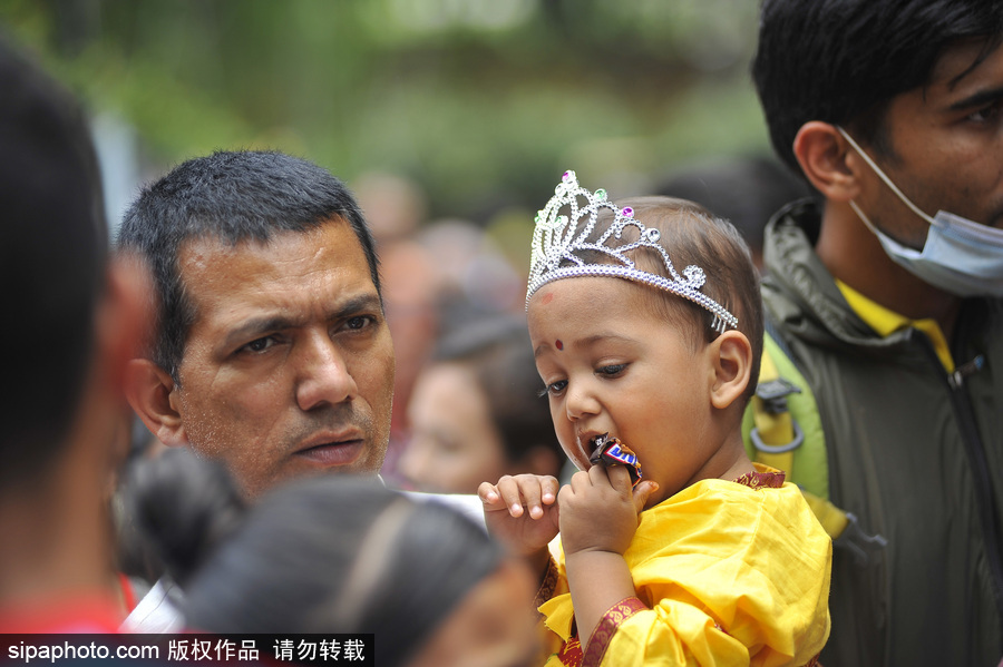 “節(jié)日之邦”的傳統(tǒng)節(jié)慶 尼泊爾歡慶克利須那降生節(jié)