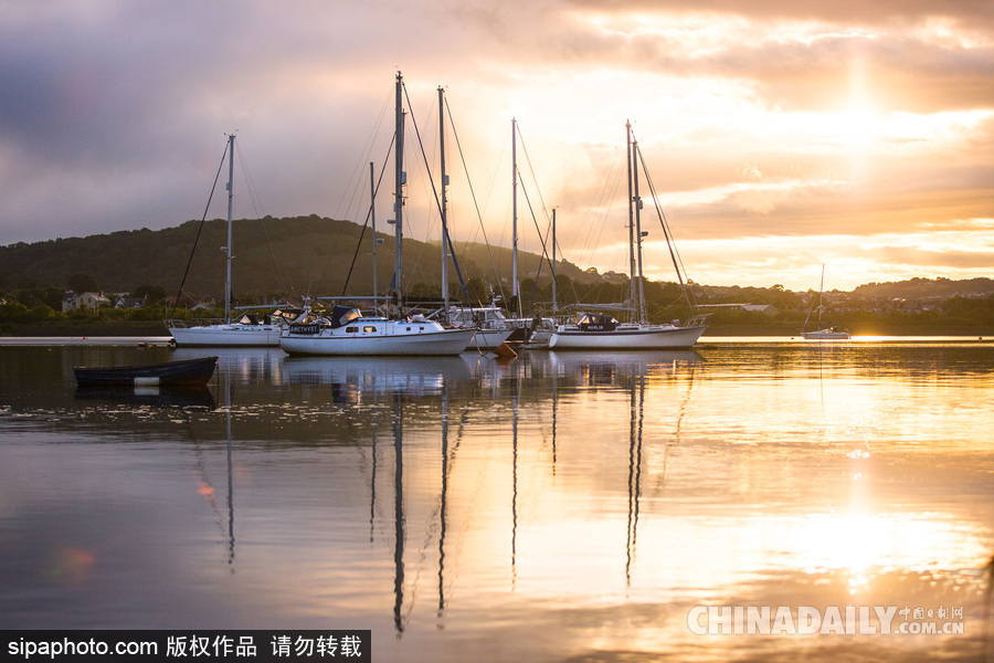 英國康威河日出美景 天光云影的“平行世界”