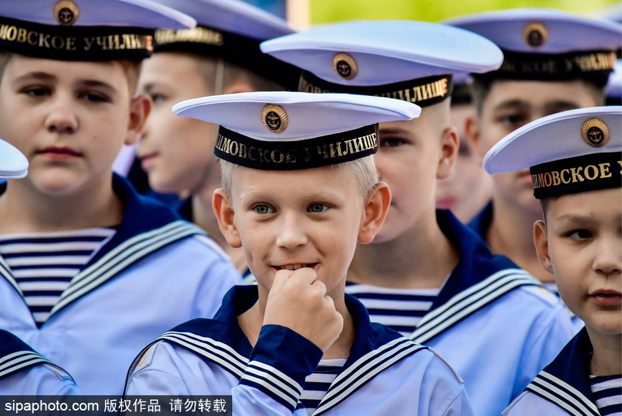 小“海軍”又帥又萌 俄羅斯海軍學(xué)校慶祝“知識(shí)日”