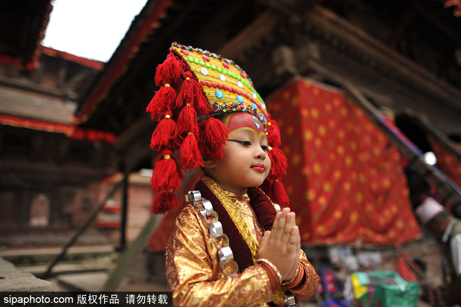 尼泊爾百名女孩精心裝扮化身“活女神” 慶祝庫瑪麗崇拜節(jié)