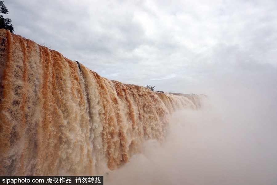 超震撼壯觀！大雨侵襲 伊瓜蘇瀑布流量達(dá)往日三倍