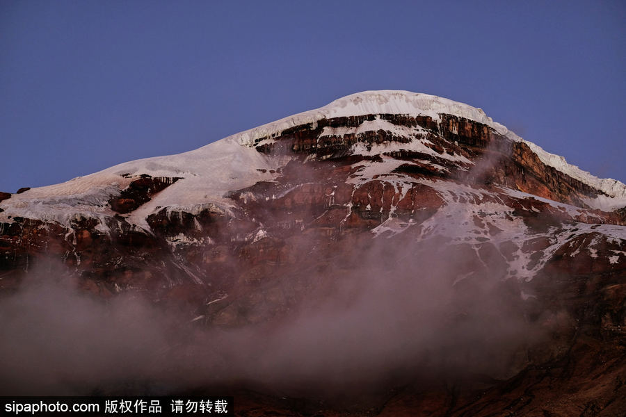 距離地心最遠的高峰 厄瓜多爾欽博拉索山日暮時分