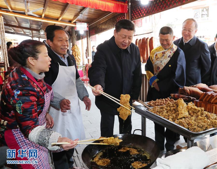 習(xí)近平在四川考察