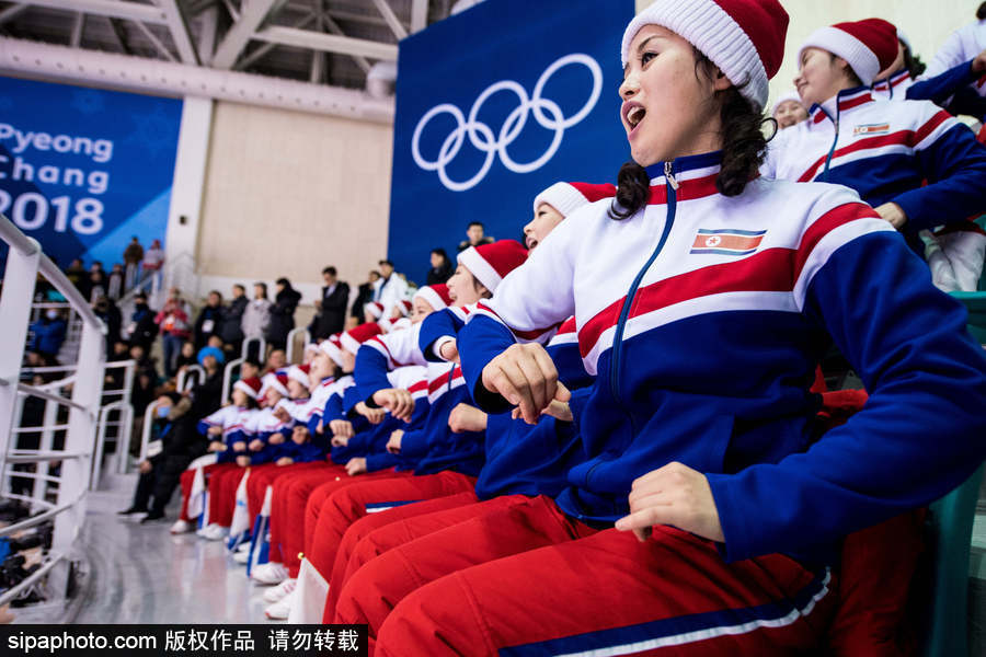 2018平昌冬奧會：冰球女子小組賽 朝鮮拉拉隊長笑容甜美