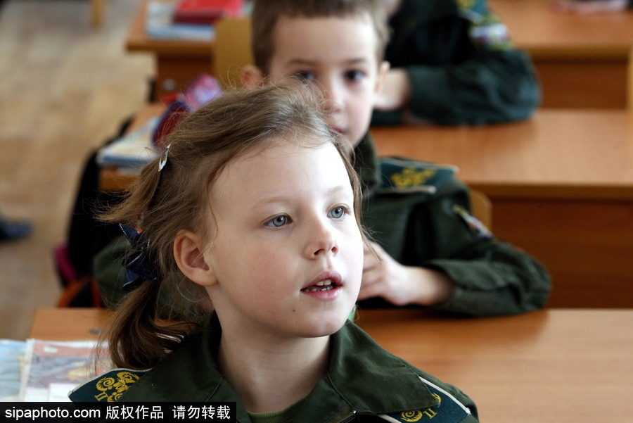 揭秘戰(zhàn)斗民族未來“警察”生活 走進(jìn)尼古拉斯二世少年警官學(xué)校