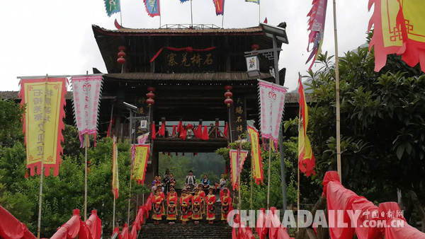 羌繡美圖　羌笛新曲——汶川大地震災(zāi)后重建十年·羌寨掠影