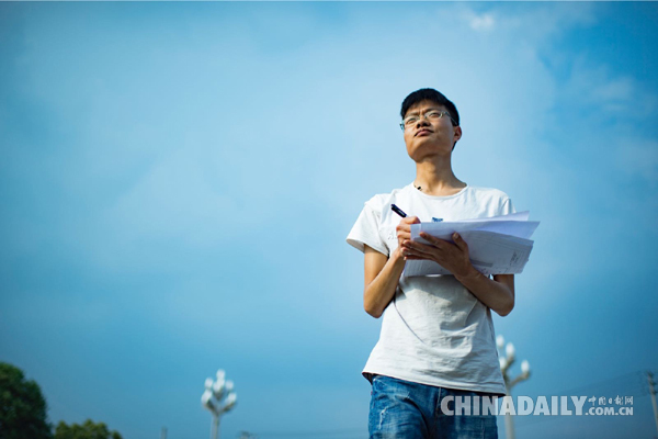 真情暖人心！汶川地震截肢少年闊別十年回湘探親