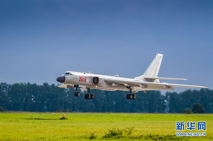 中國空軍參加“國際軍事比賽-2018”的五型戰(zhàn)機和空降兵分隊抵達俄羅斯