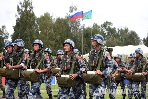 國際軍事比賽—2018“空降排”項目正式開幕