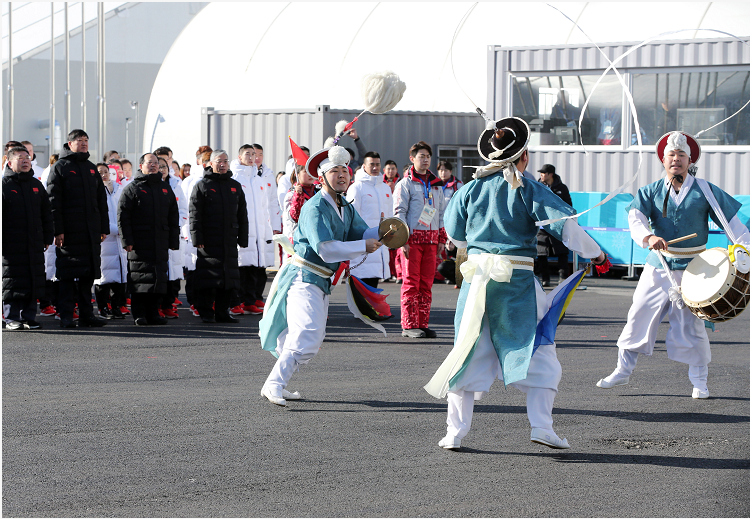 平昌冬奧會中國體育代表團升旗儀式在江陵運動員村舉行